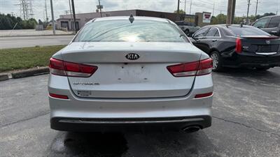 2019 Kia Optima LX   - Photo 6 - Indianapolis, IN 46268