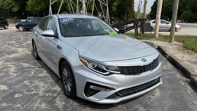 2019 Kia Optima LX   - Photo 3 - Indianapolis, IN 46268