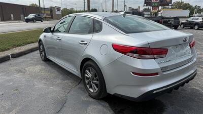 2019 Kia Optima LX   - Photo 5 - Indianapolis, IN 46268