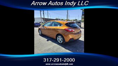 2017 Chevrolet Cruze LT Auto - Photo 11 - Indianapolis, IN 46268
