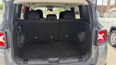 2019 Jeep Renegade Latitude   - Photo 8 - Indianapolis, IN 46268
