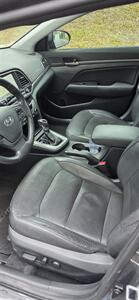 2018 Hyundai ELANTRA Limited   - Photo 9 - Apopka, FL 32703