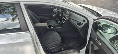 2019 Hyundai SONATA SE - Photo 10 - Apopka, FL 32703