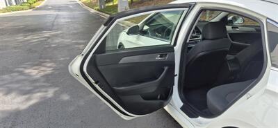2019 Hyundai SONATA SE - Photo 11 - Apopka, FL 32703
