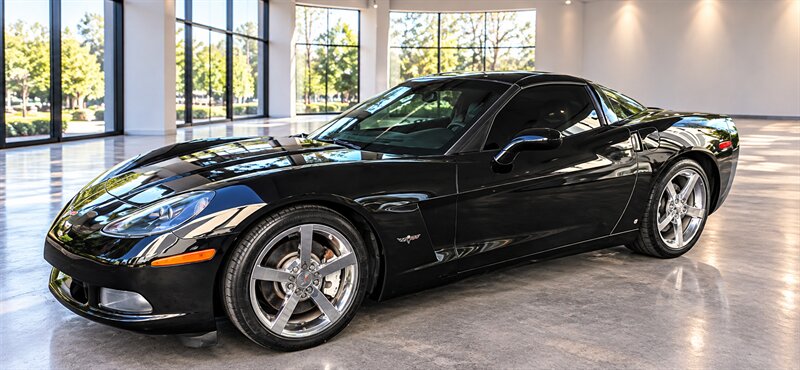 2008 Chevrolet Corvette Indy 500 Pace Car Replica   - Photo 1 - Apopka, FL 32703