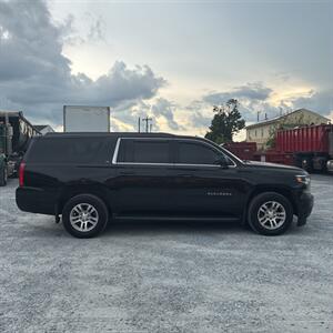 2018 Chevrolet Suburban LT   - Photo 3 - Apopka, FL 32703