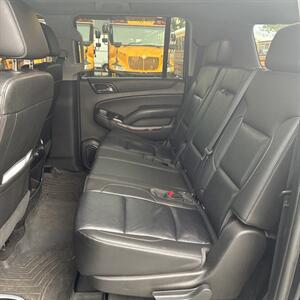 2018 Chevrolet Suburban LT   - Photo 16 - Apopka, FL 32703