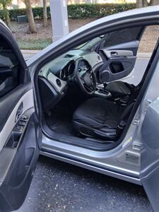 2013 Chevrolet Cruze LS Manual   - Photo 9 - Apopka, FL 32703