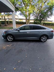 2018 Hyundai SONATA Limited   - Photo 1 - Apopka, FL 32703