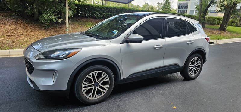 2020 Ford Escape SEL - Photo 1 - Apopka, FL 32703