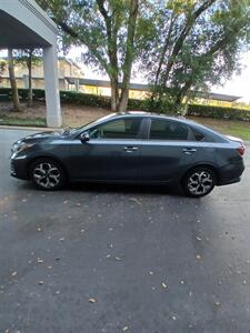 2021 Kia Forte FE   - Photo 1 - Apopka, FL 32703