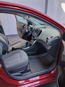 2015 Chevrolet Sonic LT Auto   - Photo 12 - Apopka, FL 32703