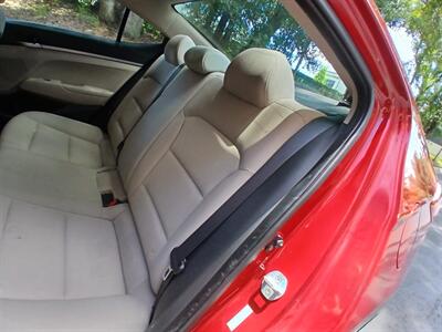 2017 Hyundai ELANTRA SE - Photo 8 - Apopka, FL 32703