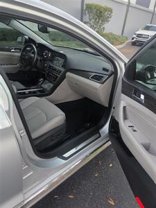 2015 Hyundai SONATA Limited   - Photo 10 - Apopka, FL 32703