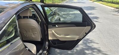 2016 Hyundai SONATA SE - Photo 14 - Apopka, FL 32703
