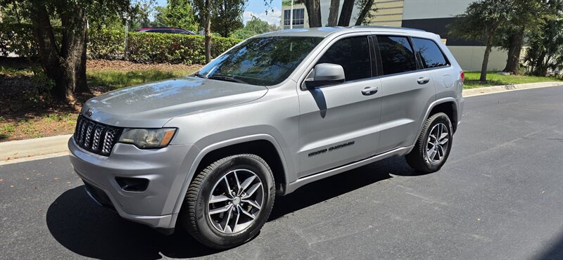 2018 Jeep Grand Cherokee Laredo   - Photo 1 - Apopka, FL 32703
