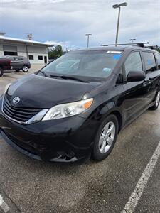 2015 Toyota Sienna LE 8-Passenger   - Photo 1 - Apopka, FL 32703