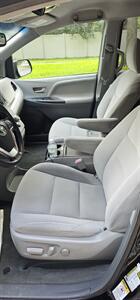 2015 Toyota Sienna LE 8-Passenger   - Photo 12 - Apopka, FL 32703