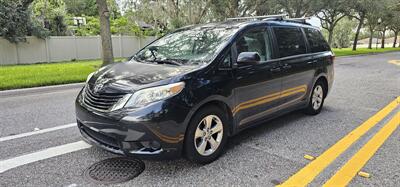 2015 Toyota Sienna LE 8-Passenger   - Photo 4 - Apopka, FL 32703
