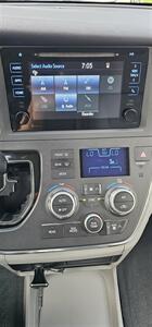2015 Toyota Sienna LE 8-Passenger   - Photo 16 - Apopka, FL 32703