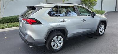 2020 Toyota RAV4 LE - Photo 6 - Apopka, FL 32703
