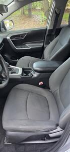 2020 Toyota RAV4 LE - Photo 17 - Apopka, FL 32703