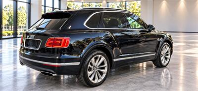 2017 Bentley Bentayga W12 - Photo 5 - Apopka, FL 32703