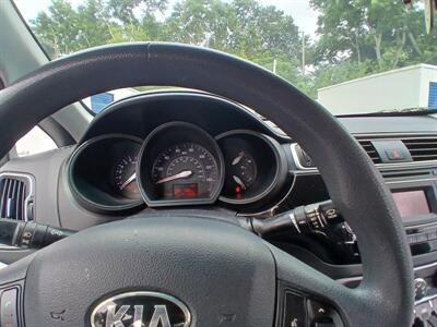 2012 Ford Focus SE   - Photo 9 - Apopka, FL 32703