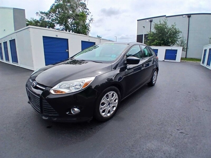 2012 Ford Focus SE   - Photo 1 - Apopka, FL 32703