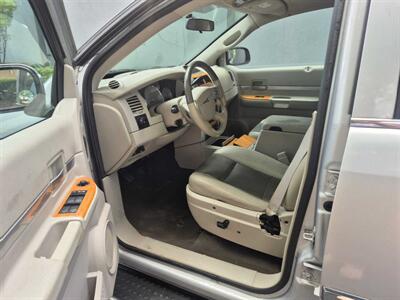2008 Chrysler Aspen Limited   - Photo 12 - Apopka, FL 32703