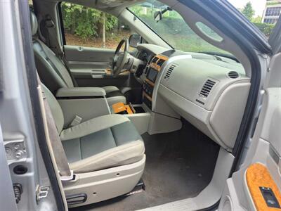 2008 Chrysler Aspen Limited   - Photo 19 - Apopka, FL 32703