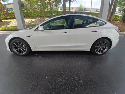 2021 Tesla Model 3 Standard Range Plus - Photo 2 - Apopka, FL 32703
