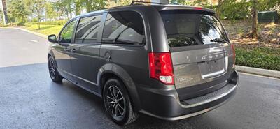 2018 Dodge Grand Caravan GT   - Photo 7 - Apopka, FL 32703