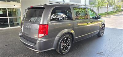 2018 Dodge Grand Caravan GT   - Photo 6 - Apopka, FL 32703