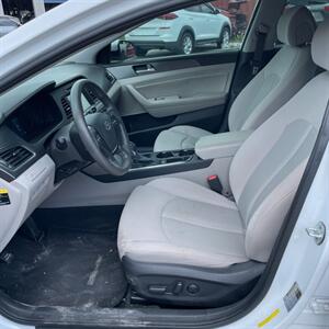 2016 Hyundai SONATA Sport   - Photo 9 - Apopka, FL 32703