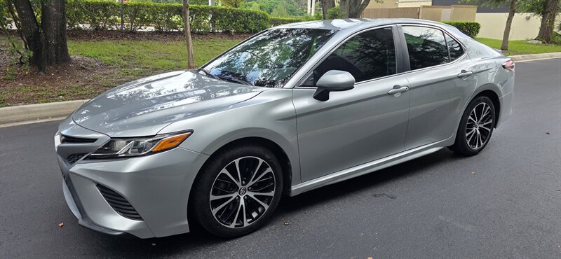 2018 Toyota Camry L   - Photo 1 - Apopka, FL 32703