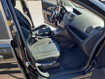 2015 Mazda 5 Sport   - Photo 8 - Medford, OR 97504