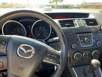 2015 Mazda 5 Sport   - Photo 12 - Medford, OR 97504