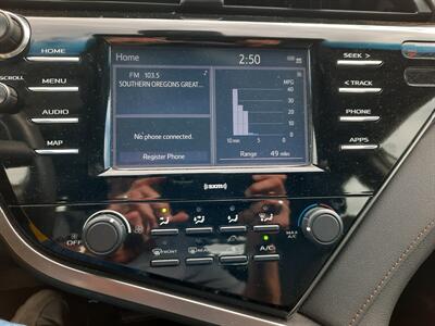 2020 Toyota Camry LE   - Photo 12 - Roseburg, OR 97470