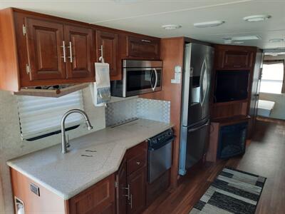 2015 Forest River Georgetown Presidential 335 DS - Photo 7 - Medford, OR 97504