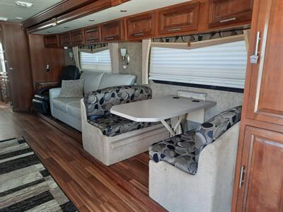 2015 Forest River Georgetown Presidential 335 DS - Photo 8 - Medford, OR 97504