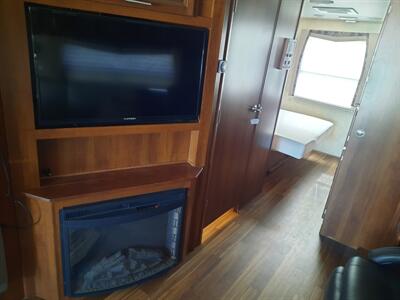 2015 Forest River Georgetown Presidential 335 DS - Photo 14 - Medford, OR 97504