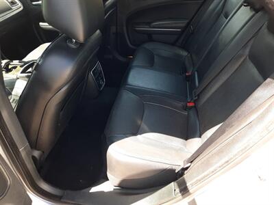 2014 Chrysler 300C 4dr Sedan   - Photo 8 - Roseburg, OR 97470