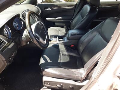 2014 Chrysler 300C 4dr Sedan   - Photo 6 - Roseburg, OR 97470