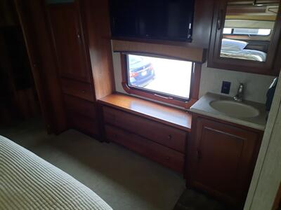 2015 Crossroads Redwood 38GK   - Photo 16 - Medford, OR 97504