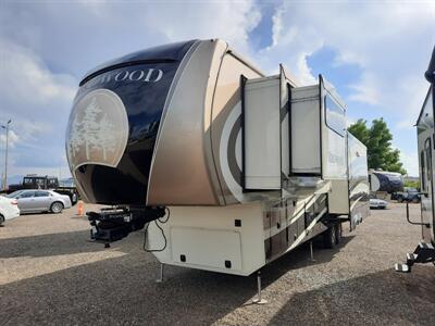 2015 Crossroads Redwood 38GK   - Photo 2 - Medford, OR 97504