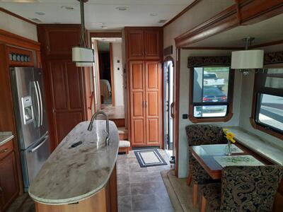 2015 Crossroads Redwood 38GK   - Photo 5 - Medford, OR 97504