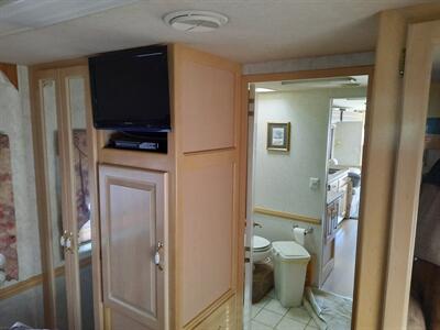 1998 Spartan Highlander   - Photo 6 - Medford, OR 97504