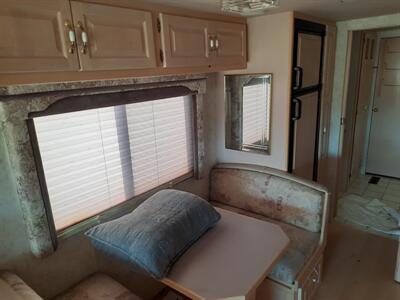 1998 Spartan Highlander   - Photo 8 - Medford, OR 97504