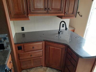 2016 Northwood Mfg. Silver Fox Edition  Series M-32-5M - Photo 16 - Roseburg, OR 97470